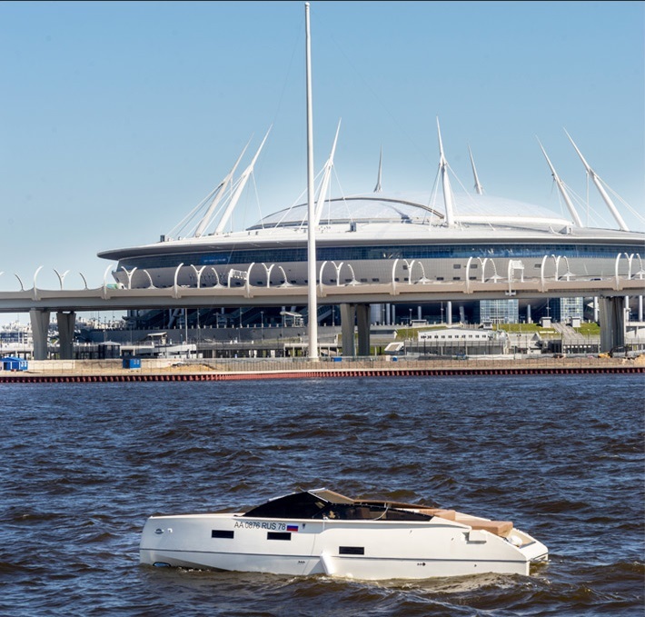 Катер «Вельвет» на воде в Петербурге — фото 16