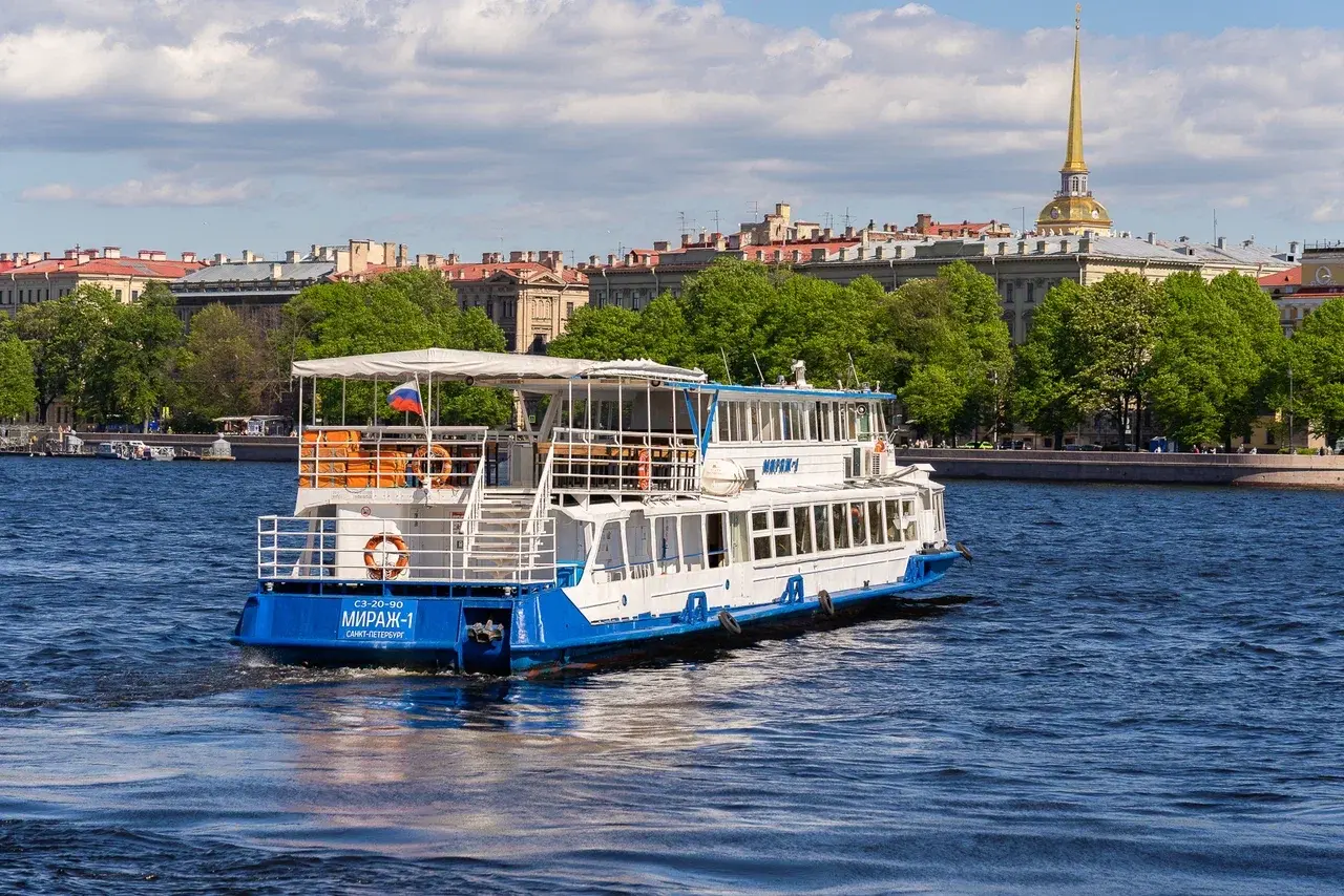 Теплоход «Мираж» — прогулка по Неве