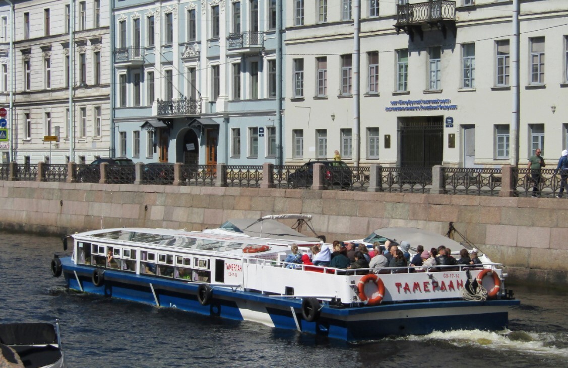 Аренда теплохода «Тамерлан» для отдыха на воде