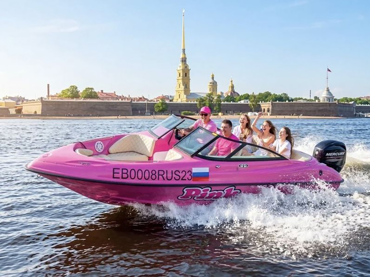 Катер «Пинк / Pink» — прогулка по Неве