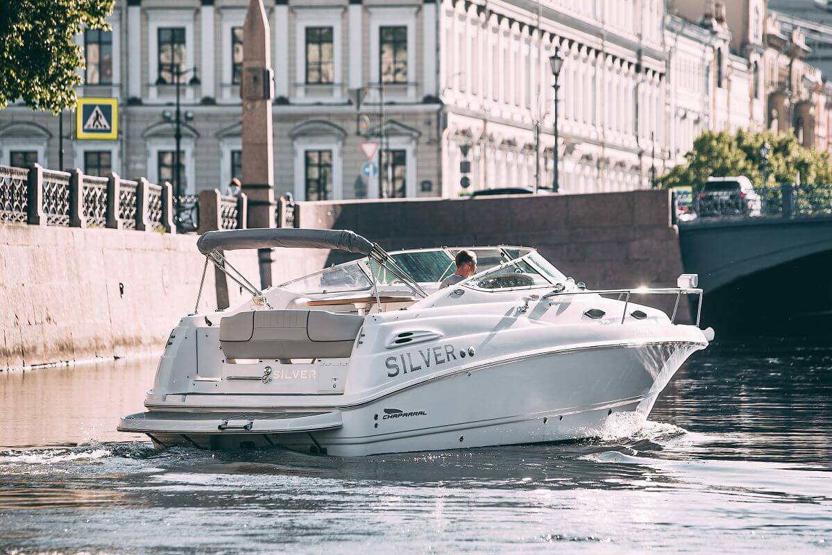 Аренда катера «Сильвер» для отдыха на воде