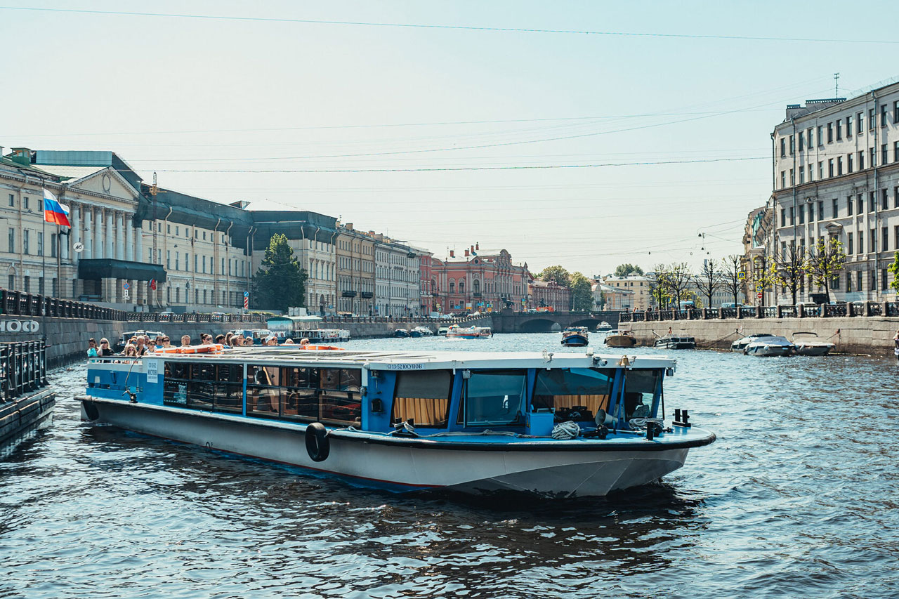 Теплоход «Юсупов» на воде в Петербурге — фото 16