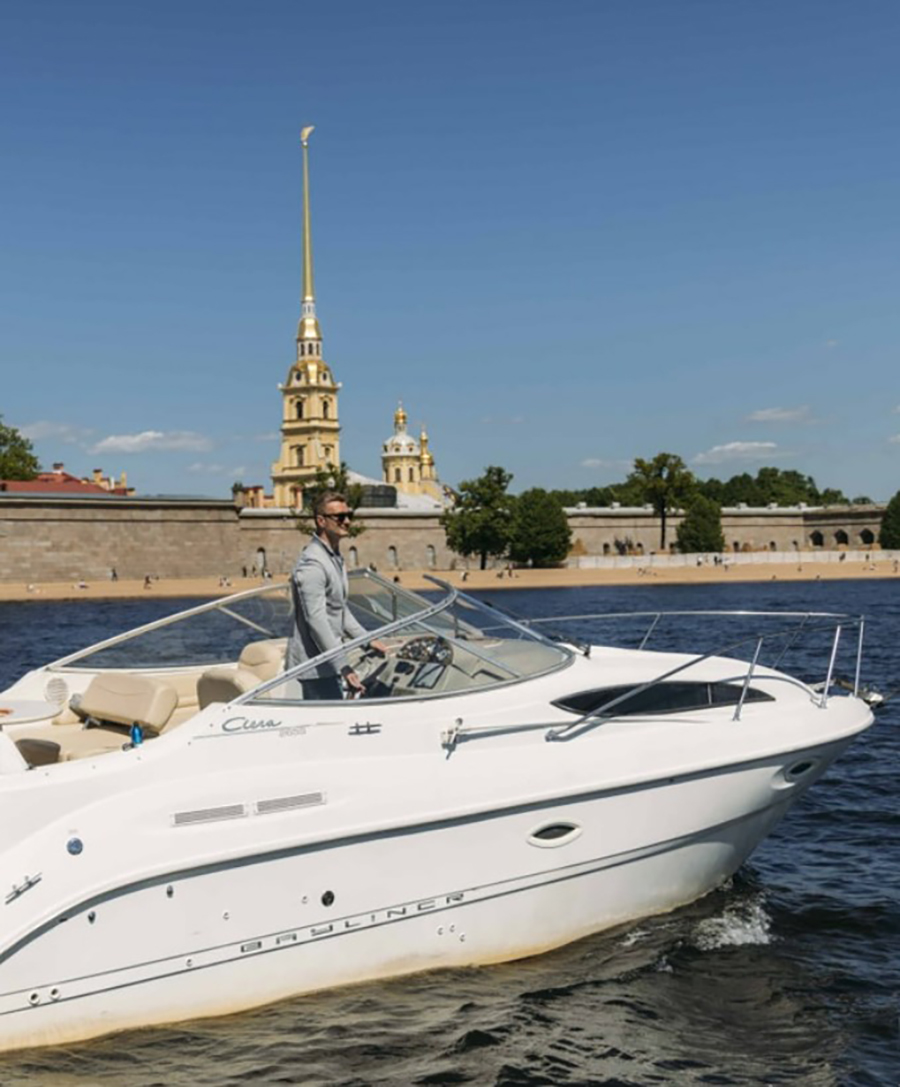 Катер «Мистик» на воде в Петербурге — фото 16