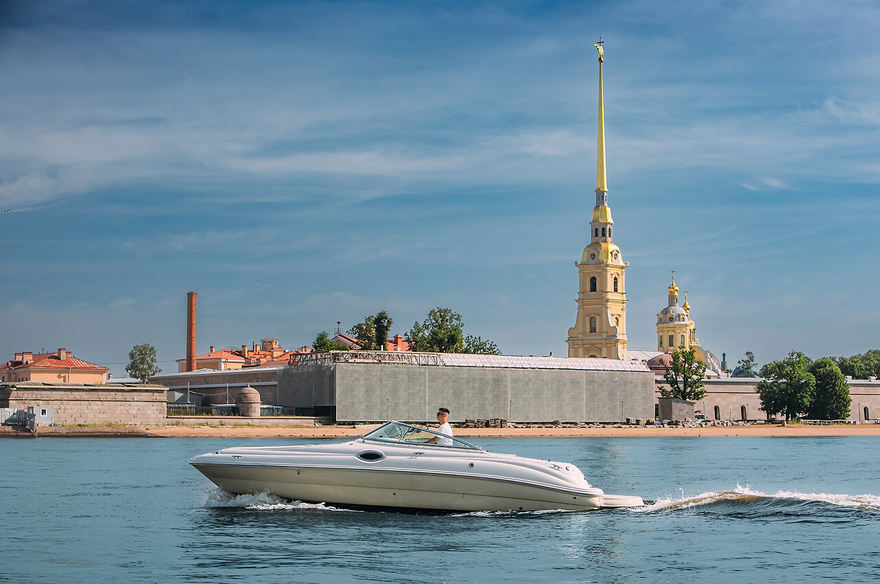 Прогулка на катере «Пума» по каналам СПб