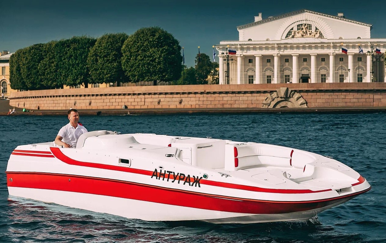 Катер «Антураж» на воде в Петербурге — фото 16