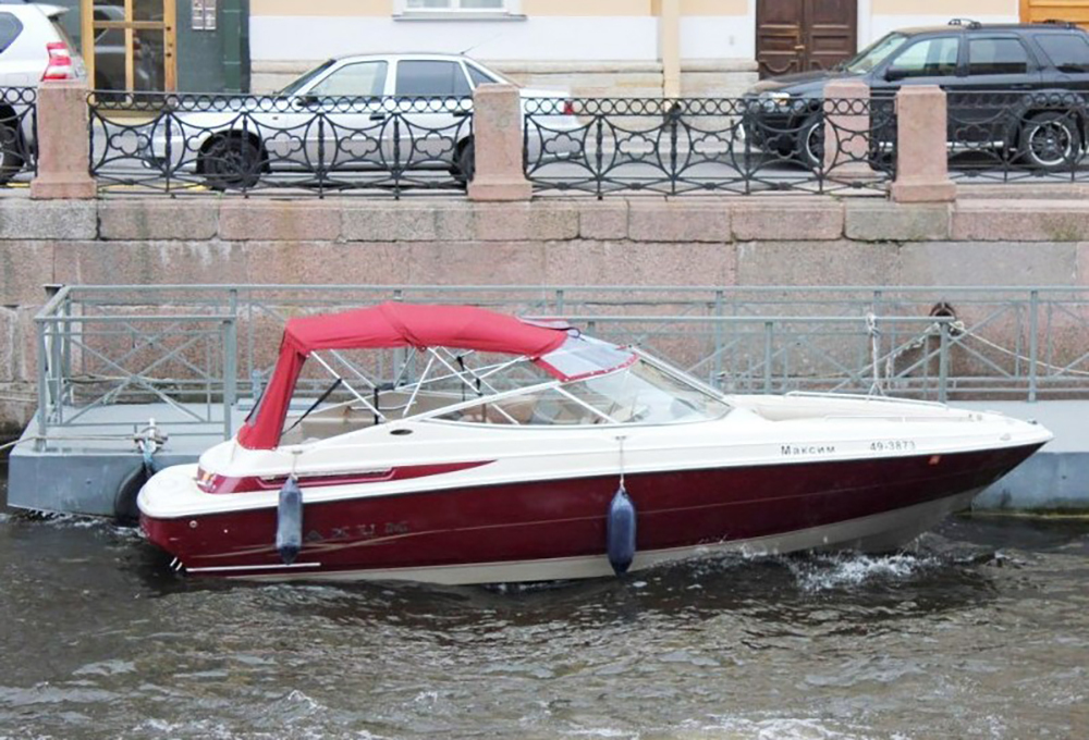 Аренда катера «Максим» для отдыха на воде
