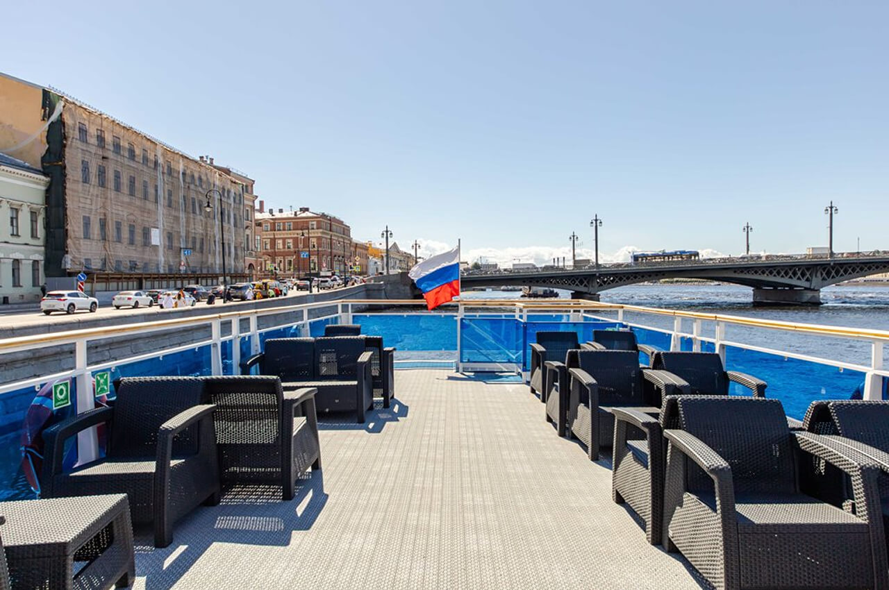 Теплоход «Москва 101» на воде в Петербурге — фото 16