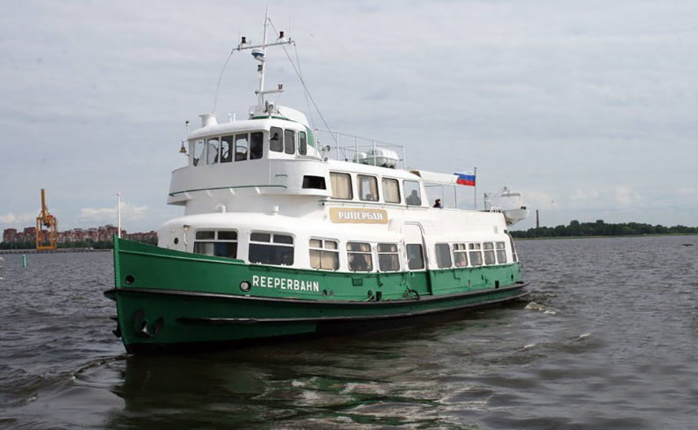 Аренда теплохода «Рипербан» для отдыха на воде