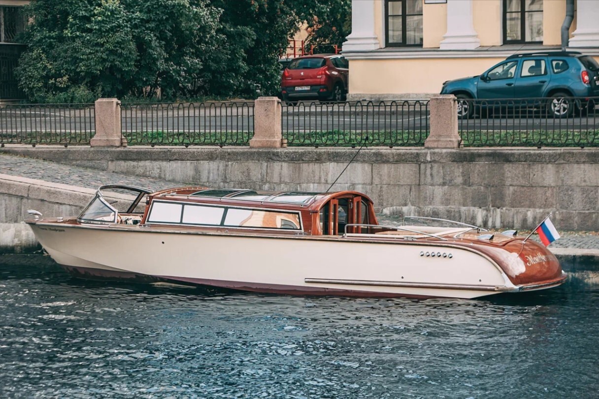 Катер «Монферран» на воде в Петербурге — фото 16