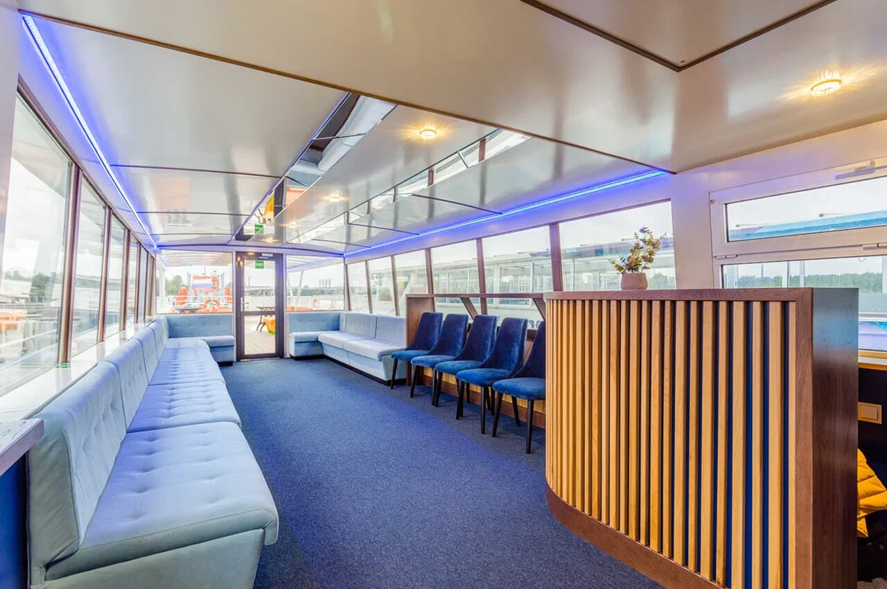 Водная прогулка на теплоходе «Москва 73» в СПб