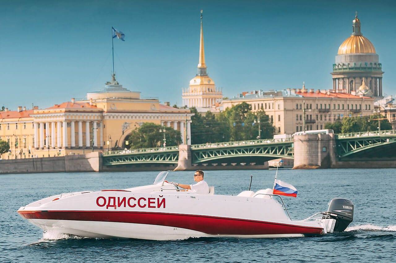 Аренда катера «Одиссей» для отдыха на воде