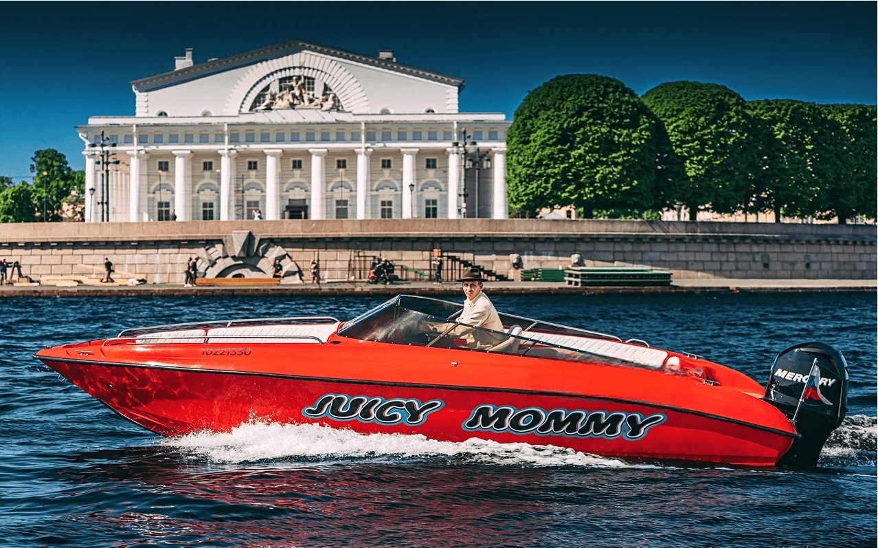 Заказать катер «Джусси Мами / Juicy Mommy» для водной прогулки